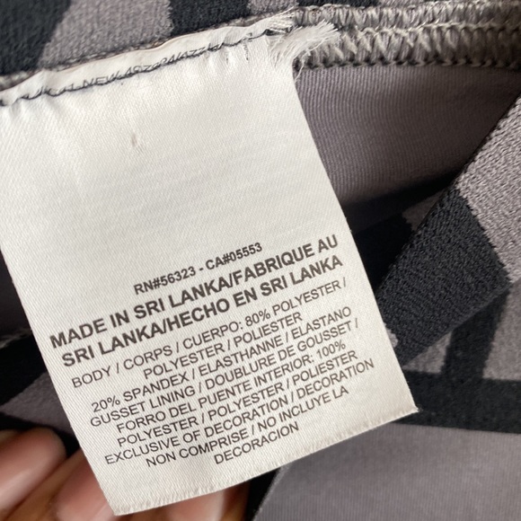 Nike intertwist 7/8ths grey leggings - Picture 6 of 7